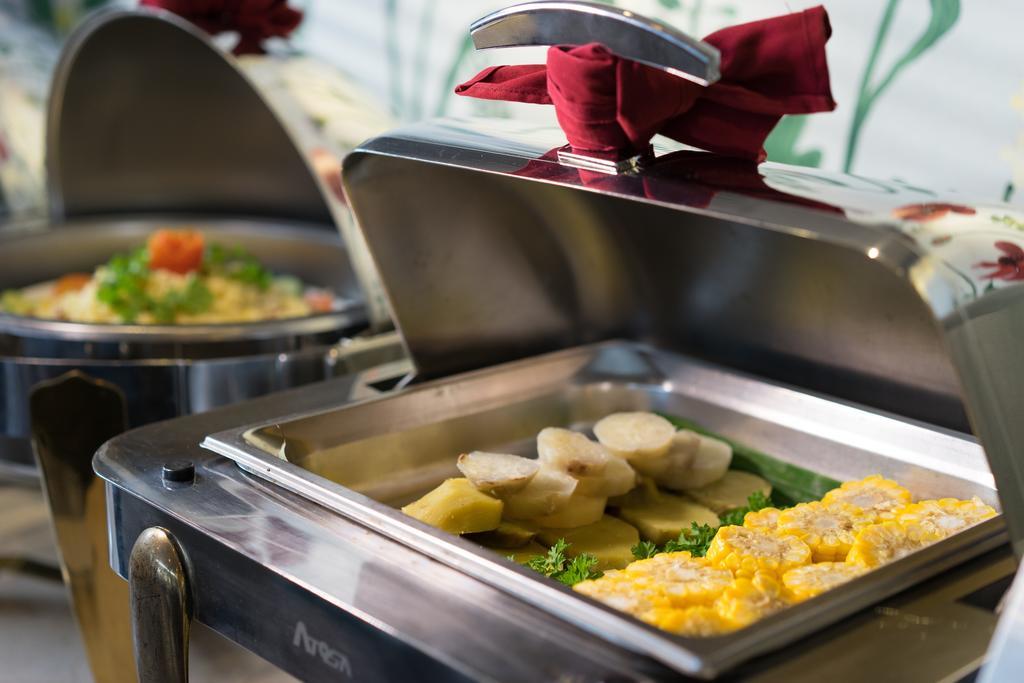 Asian Ruby Center Point Hotel & Spa Хошимин Экстерьер фото
